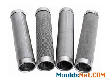 There are four cylindrical filter elements, including two sintered cylindrical filter elements and two woven cylindrical filter elements.
